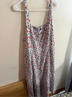 NWT Old Navy Size XXL White Sundress with Red and Blue Floral Print Midi